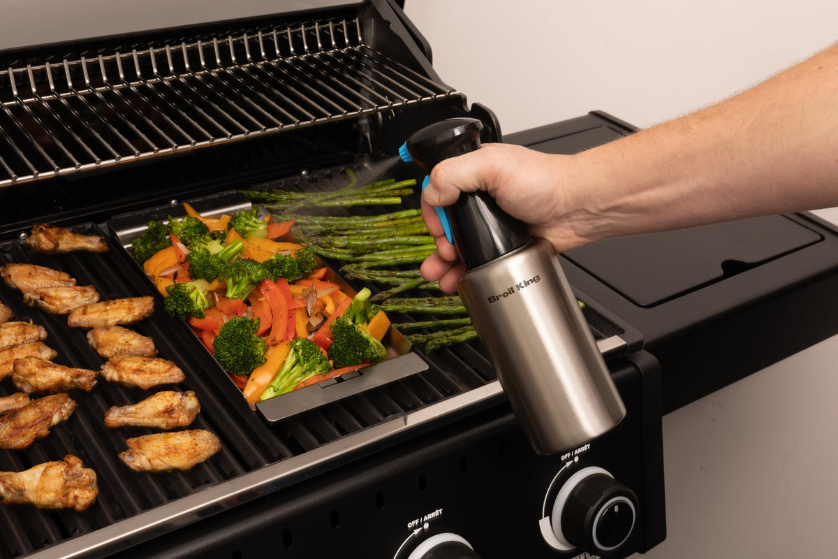 Broil King 500 ml Stainless Steel Pump Oil Sprayer — use and feature detail