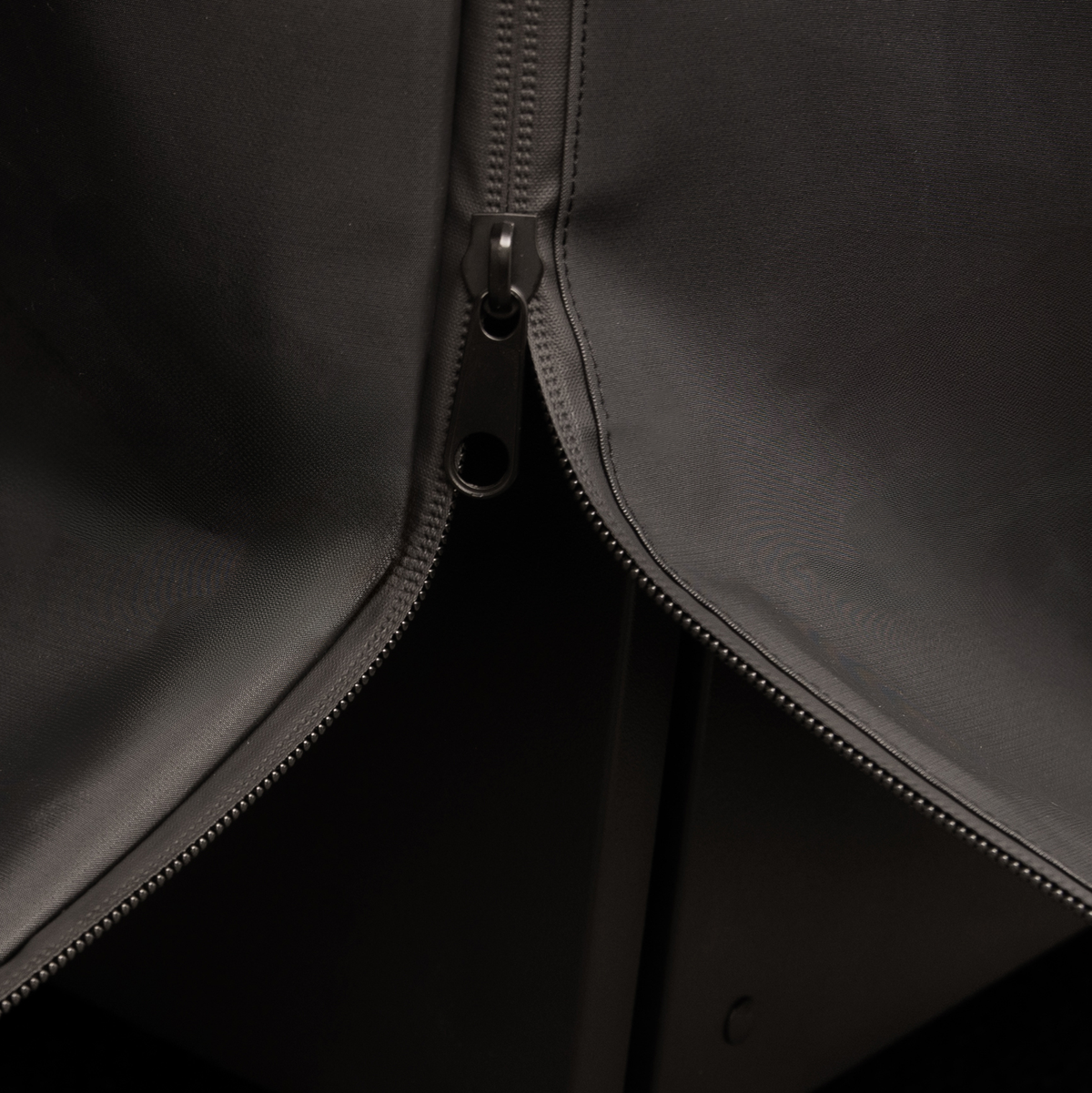 Broil King Select Cover for Baron 500 MOK Island — use and feature detail