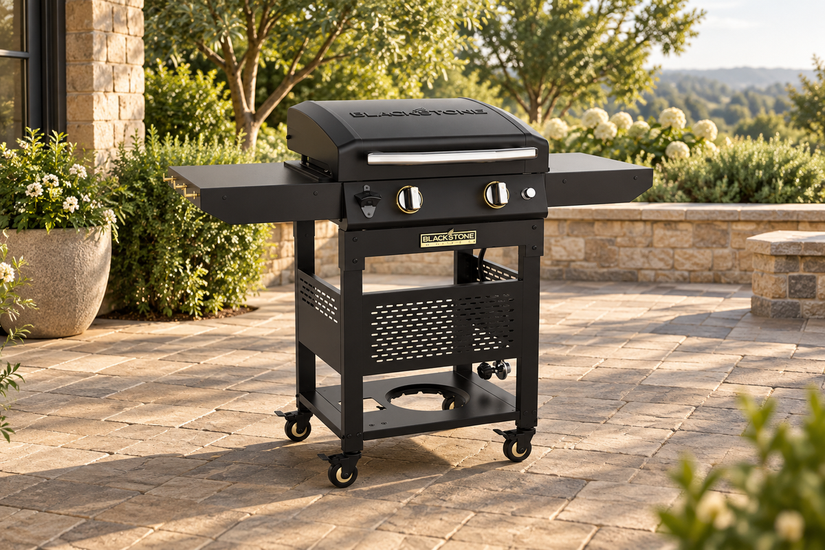 Blackstone model 2535 in an outdoor cooking setting