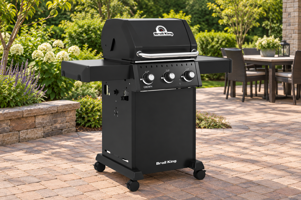 Broil King Crown 310 Shadow — user-approved lifestyle image 9