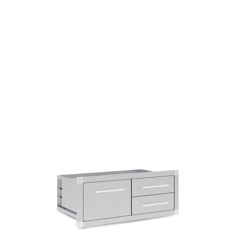 Enclosed stainless steel assembly combining a wide drawer and two stacked drawers