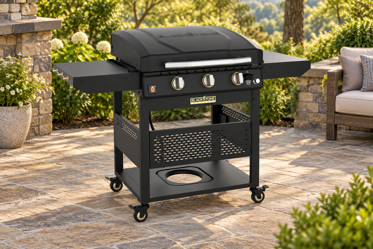 Blackstone model 2523 in an outdoor cooking setting