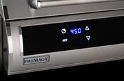 E251 16″ Tabletop Electric Grill: Digital thermostatic control